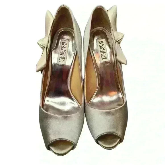 Badgley Mischka Satin Pumps Size 7M - Picture 4 of 8